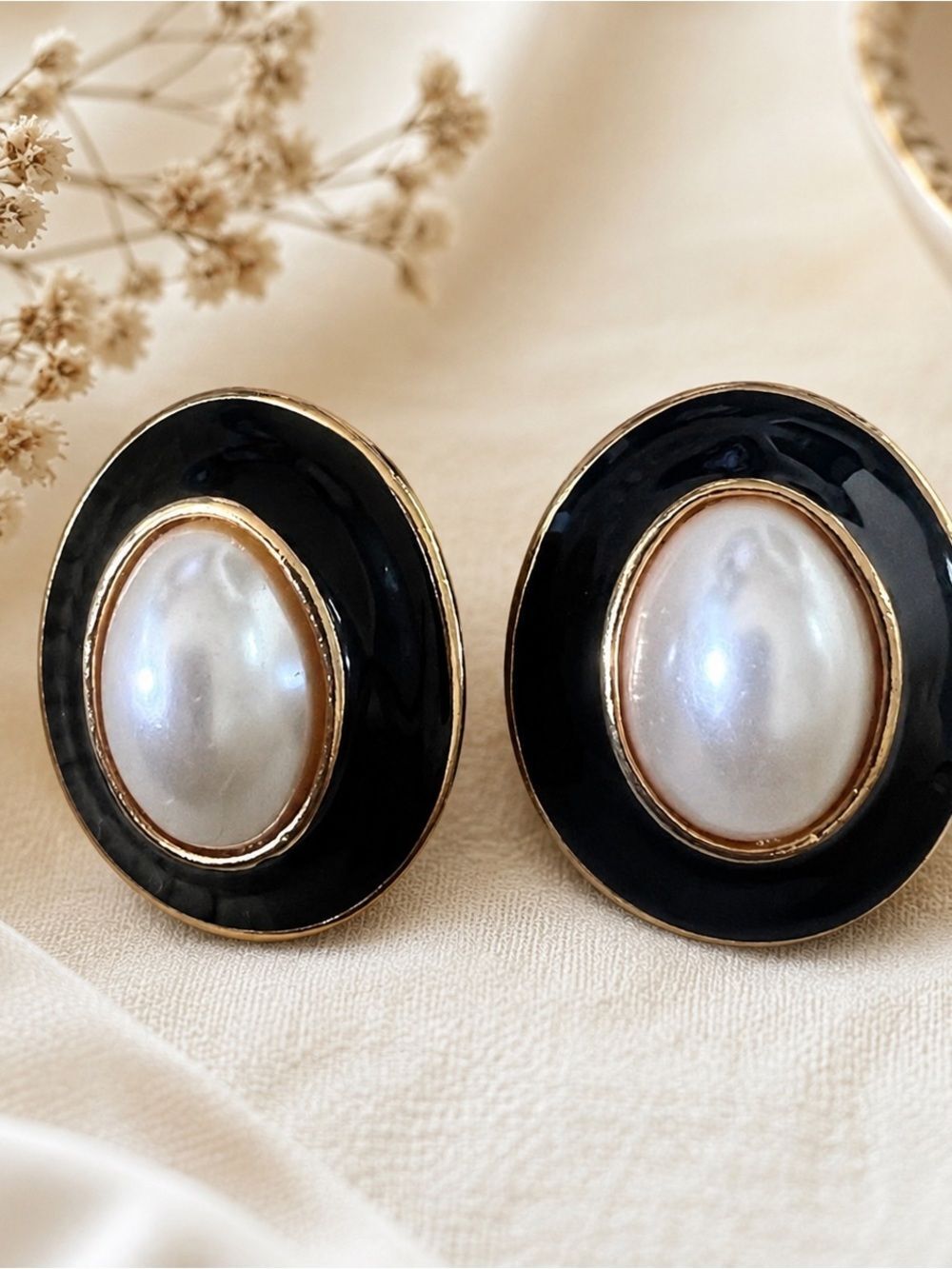 Vintage Black Enamel Faux Pearl Clip-On Earrings Gold Tone Retro Chic Jewelry